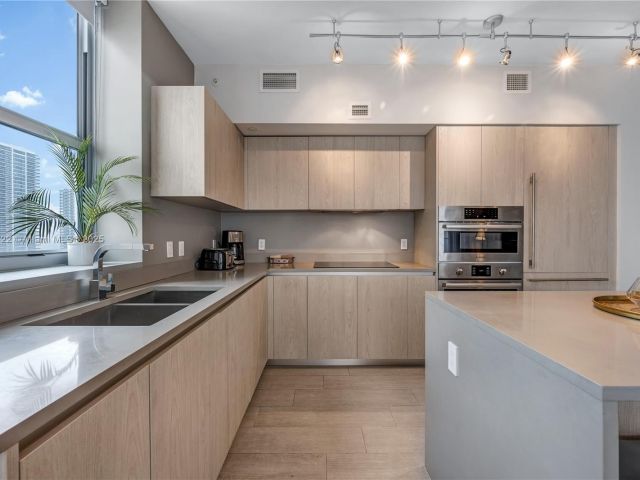 Apartment for sale  Unit #R2501 - photo 5919143