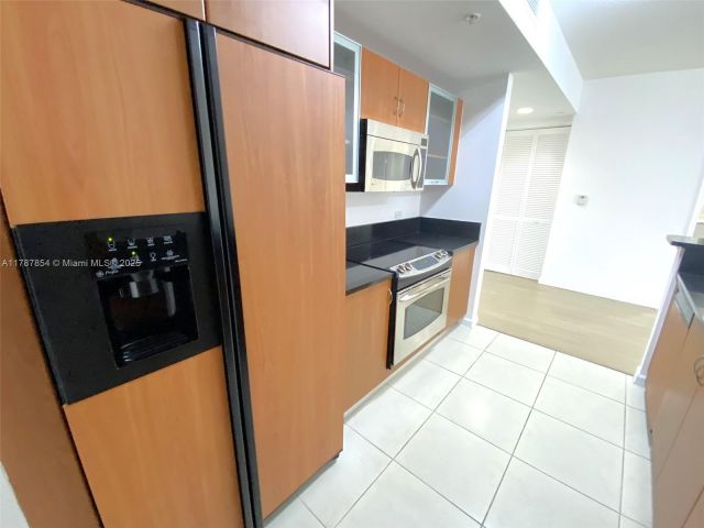 Apartment for sale  Unit #1028 - photo 7430942