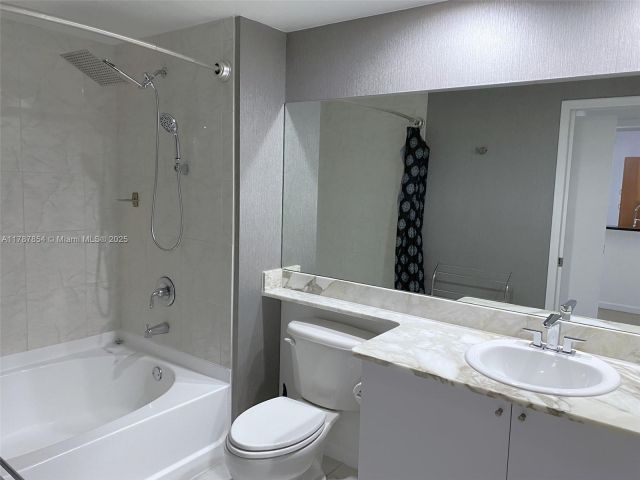 Apartment for sale  Unit #1028 - photo 7430949