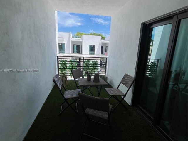 Home for rent at 2526 PIERCE ST 12 - photo 5875347