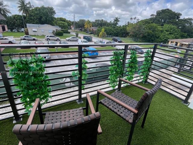 Home for rent at 2526 PIERCE ST 12 - photo 5875358