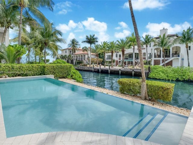 Home for sale at 3835 Carole Ct - photo 5949038