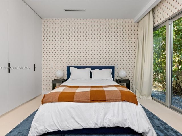 Home for sale at 4039 Ventura Ave - photo 6036100