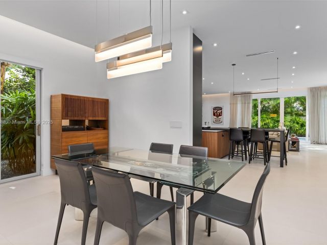 Home for sale at 4039 Ventura Ave - photo 6036102