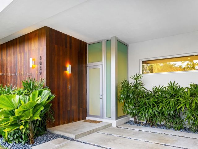 Home for sale at 4039 Ventura Ave - photo 6036112