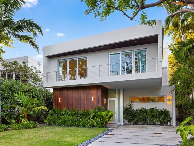 Home for sale at 4039 Ventura Ave - photo 6036115