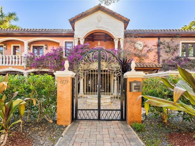 Home for sale at 609 2nd Key Dr - photo 6108401