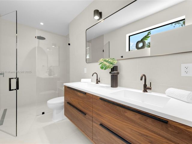 Home for sale at 3073 Hibiscus St 1 - photo 5976984