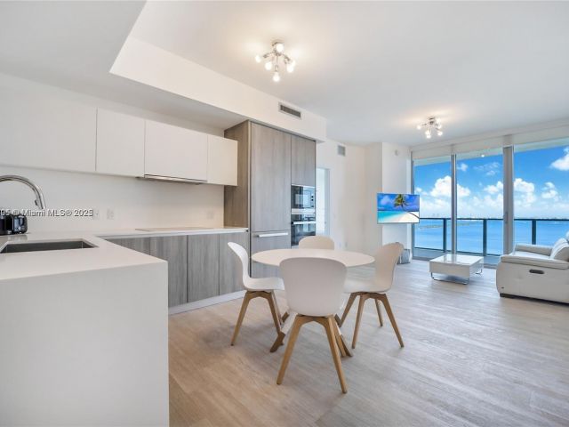 Apartment for rent  Unit #2505 - photo 5925612