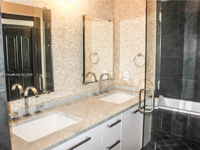 Apartment for sale  Unit #3803 - photo 5962978