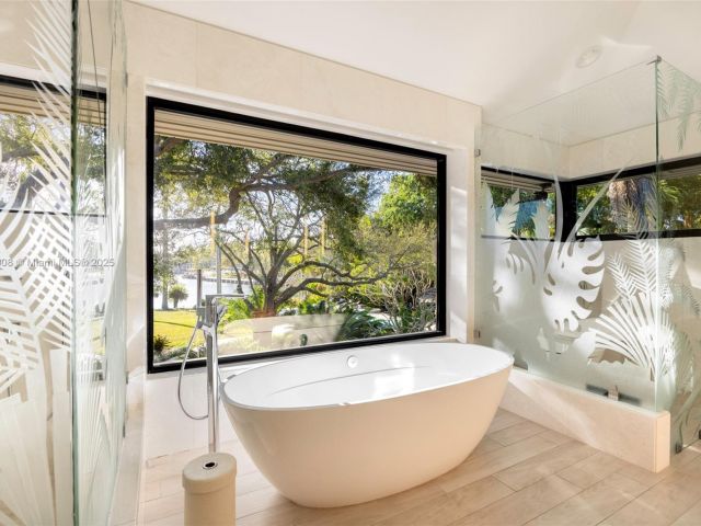 Home for sale at 700 Arvida Pkwy - photo 5974913