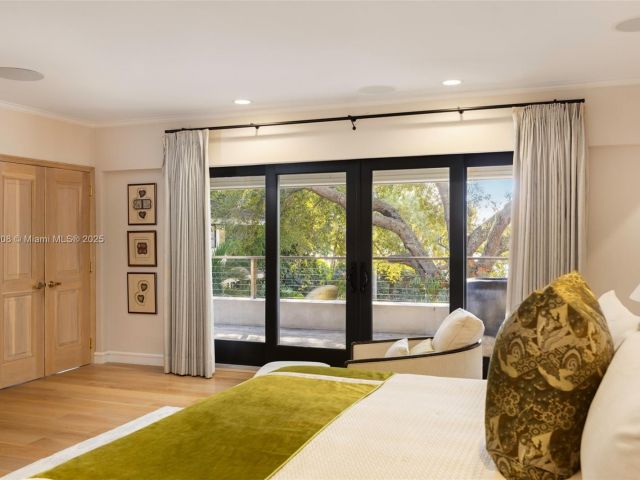 Home for sale at 700 Arvida Pkwy - photo 5974914