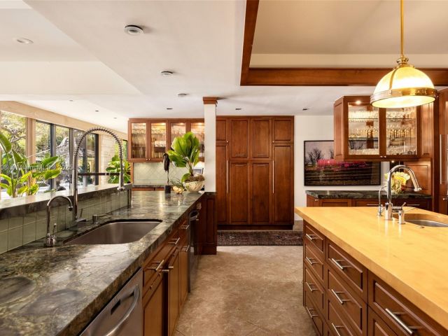 Home for sale at 700 Arvida Pkwy - photo 5974919