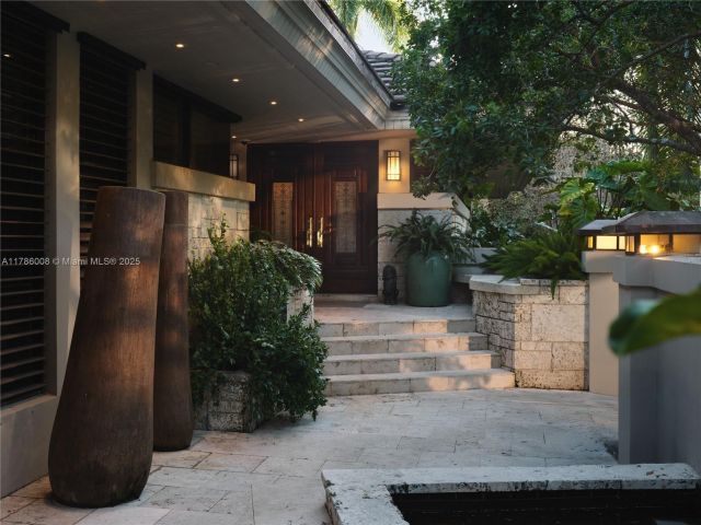 Home for sale at 700 Arvida Pkwy - photo 5974928