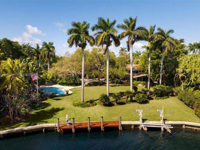 Home for sale at 700 Arvida Pkwy - photo 5974930