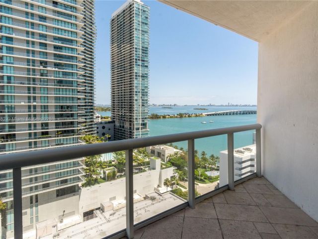 Apartment for sale  Unit #1807 - photo 5954414