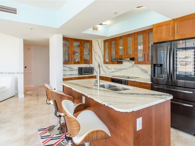 Apartment for sale  Unit #1807 - photo 5954418