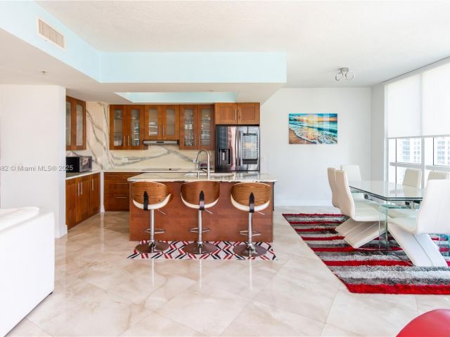 Apartment for sale  Unit #1807 - photo 5954419