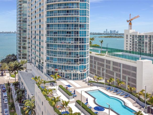 Apartment for sale  Unit #1807 - photo 5954423