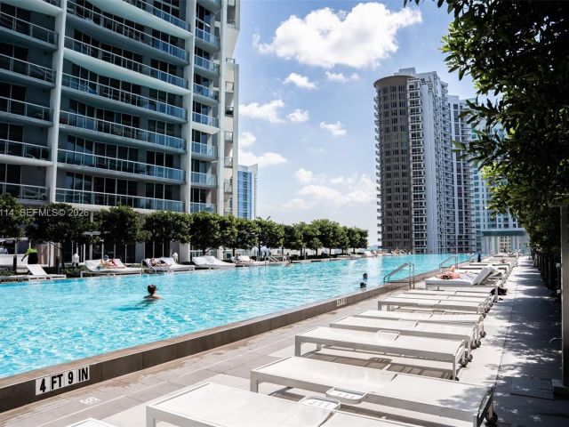 1-bedroom condo for sale in Miami - 495 Brickell Ave 3509 - MondialRealty