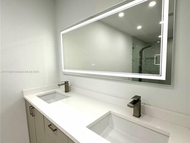 Home for sale at 13911 SW 100th Ln - photo 5959791