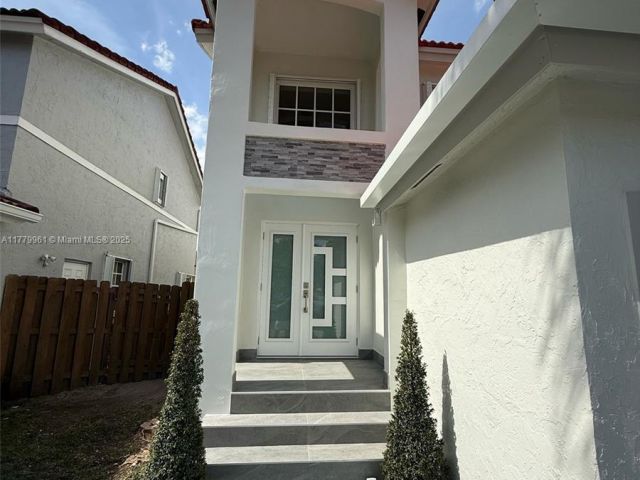 Home for sale at 13911 SW 100th Ln - photo 5959799