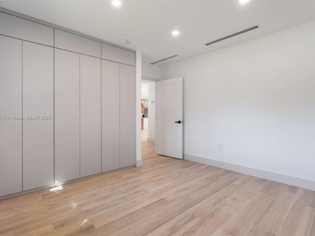 Home for sale at 1917 N Swinton Ave - photo 5878641