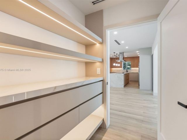 Home for sale at 1917 N Swinton Ave - photo 5878645