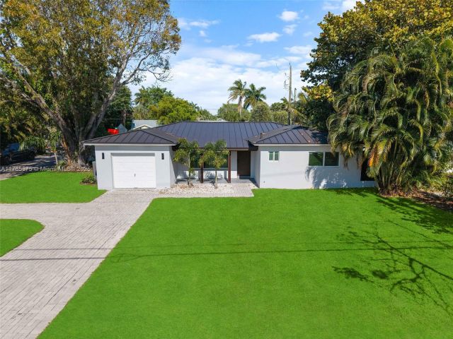 Home for sale at 1917 N Swinton Ave - photo 5878654