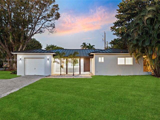 Home for sale at 1917 N Swinton Ave - photo 5878655