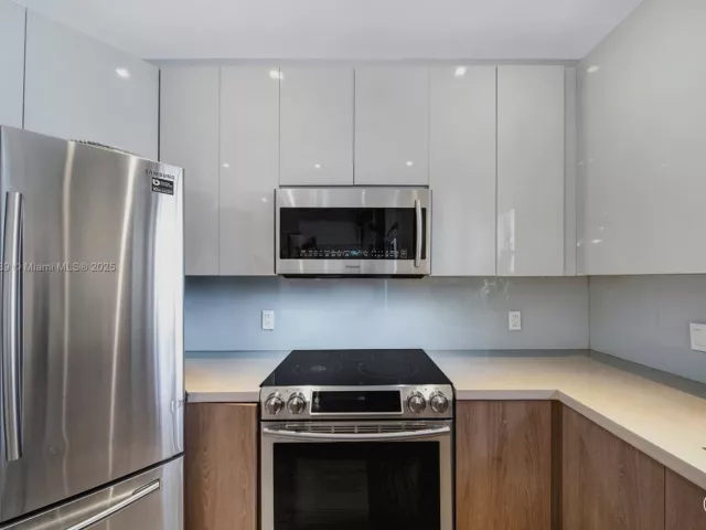 3-bedroom home for sale in Hollywood - 381 Franklin St - MondialRealty