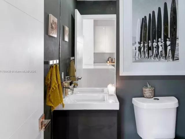 3-bedroom home for sale in Hollywood - 381 Franklin St - MondialRealty