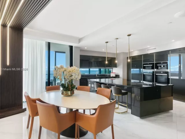 Apartment for sale  Unit #701 - photo 5957264