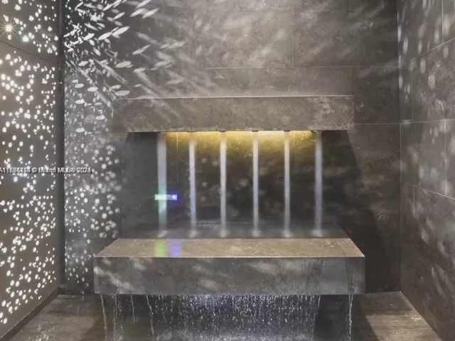 Apartment for sale  Unit #701 - photo 5957254