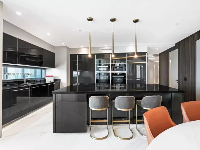 Apartment for sale  Unit #701 - photo 5957257