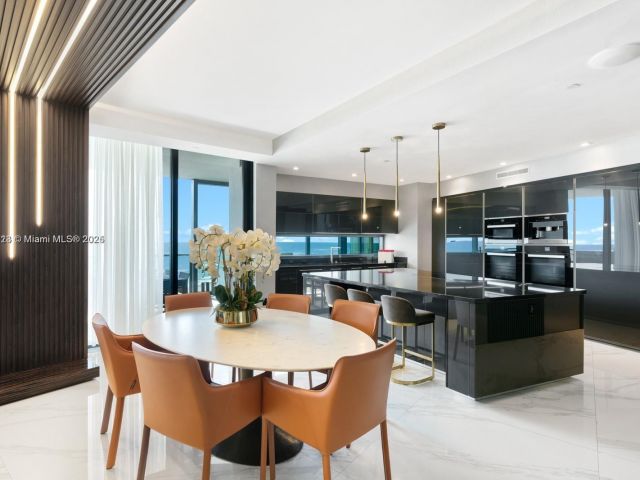 Apartment for sale  Unit #701 - photo 5957259