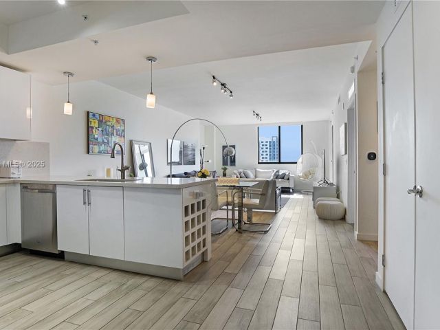 Apartment for sale  Unit #2313 - photo 5974465