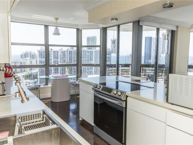 Apartment for sale  Unit #2910 - photo 5973920