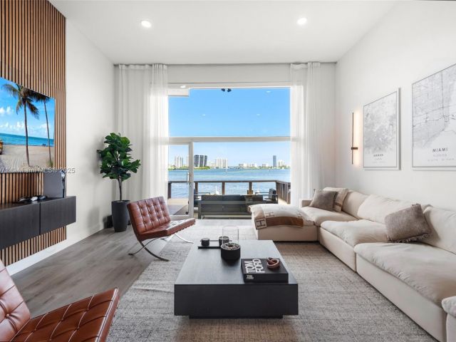 Home for sale at 3927 NE 171st St C - photo 5857487