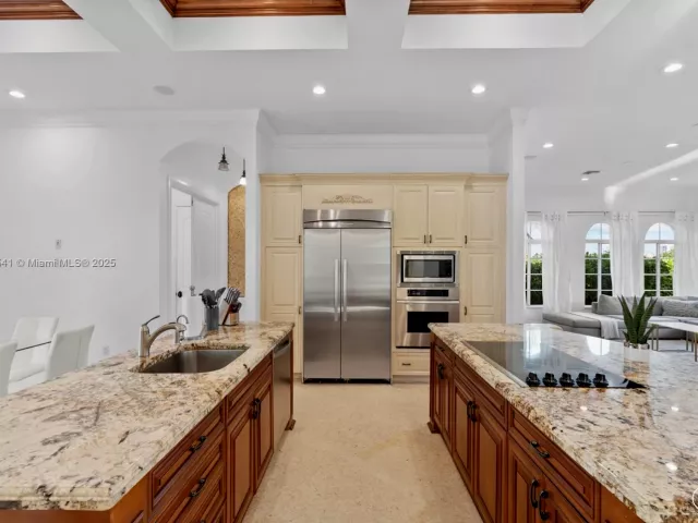 5-bedroom home for rent in Hollywood - 1223 Jackson St - MondialRealty