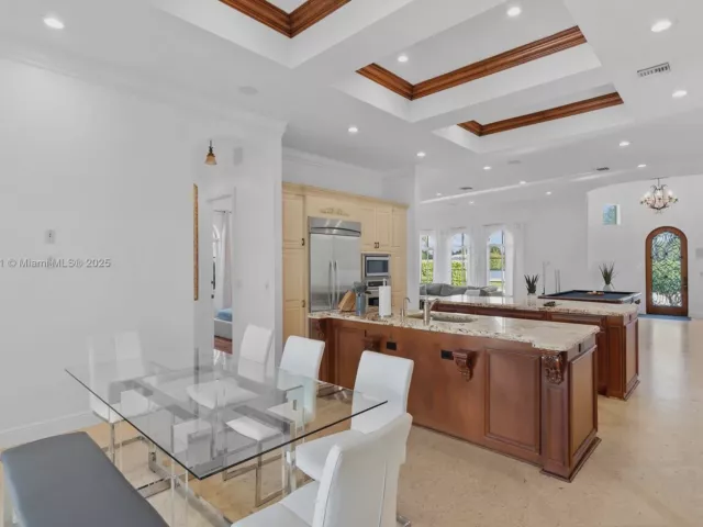 5-bedroom home for rent in Hollywood - 1223 Jackson St - MondialRealty