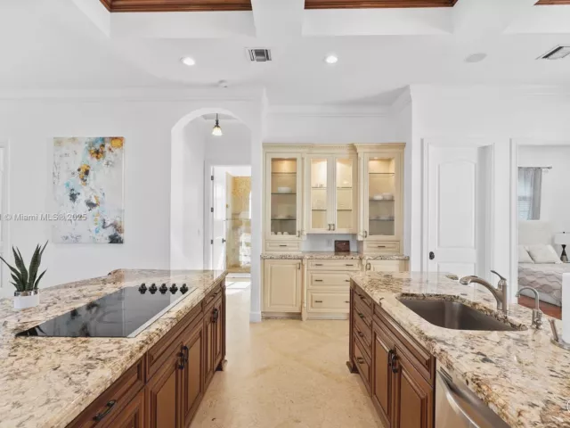 5-bedroom home for rent in Hollywood - 1223 Jackson St - MondialRealty