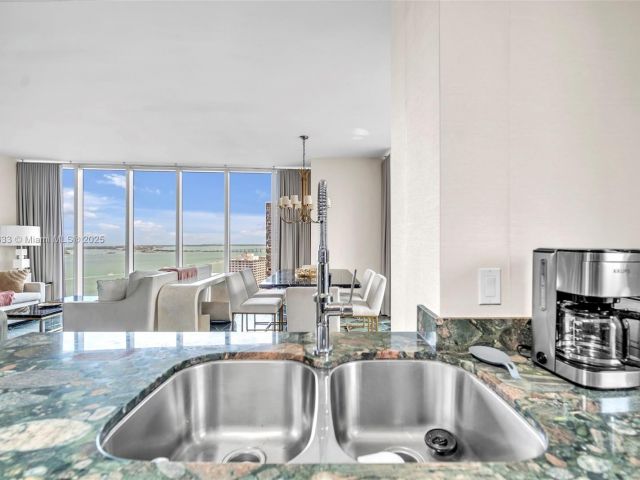 Apartment for sale  Unit #2508 - photo 5915090