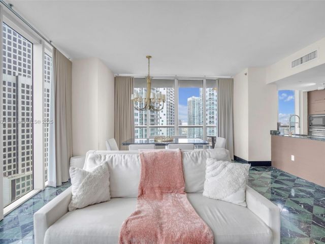 Apartment for sale  Unit #2508 - photo 5915093