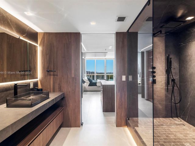 Apartment for sale  Unit # - photo 5873862