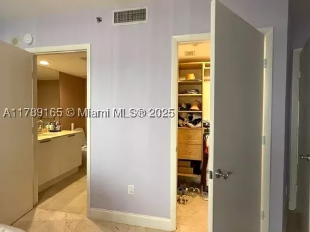 2-bedroom condo for rent in Sunny Isles Beach - 18911 Collins Ave 2804 - MondialRealty