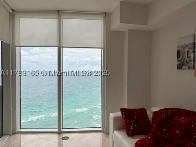 2-bedroom condo for rent in Sunny Isles Beach - 18911 Collins Ave 2804 - MondialRealty