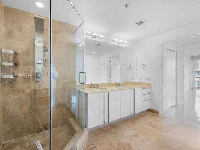 Apartment for sale  Unit #606 - photo 5965644