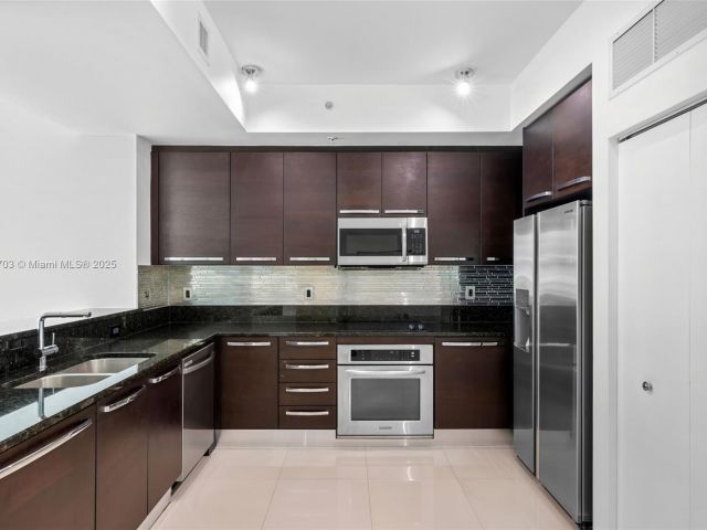 Apartment for sale  Unit #606 - photo 5965652