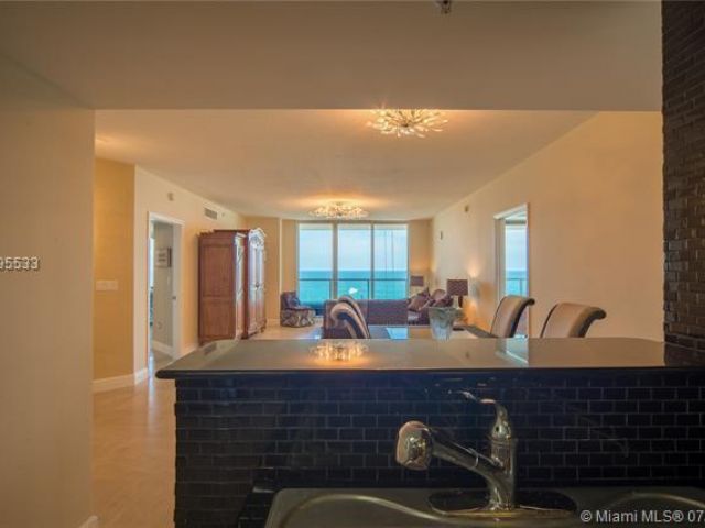 Apartment for rent  Unit #1102 - photo 5922299